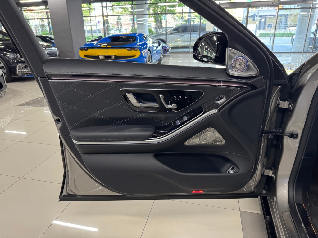 BENZ S-Class (7th Generation) Maybach S580 4matic