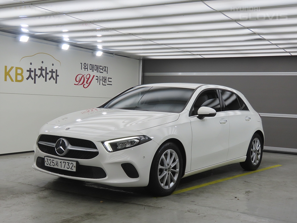 BENZ A-Class (4th Generation) A220