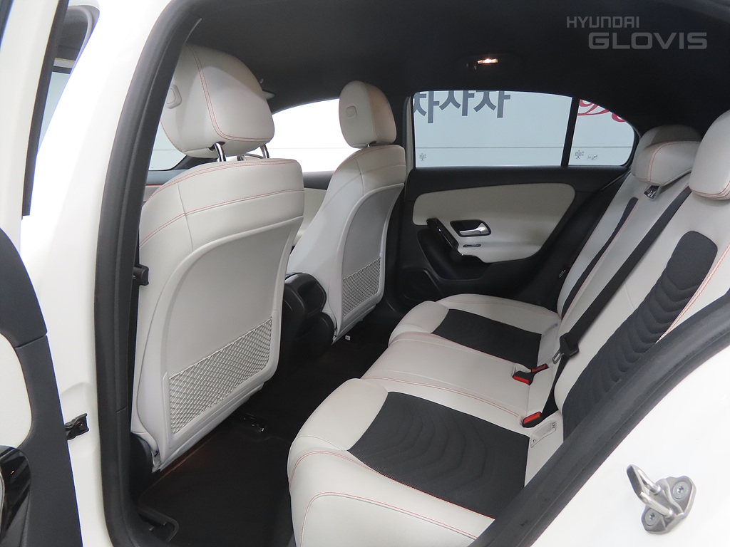 BENZ A-Class (4th Generation) A220