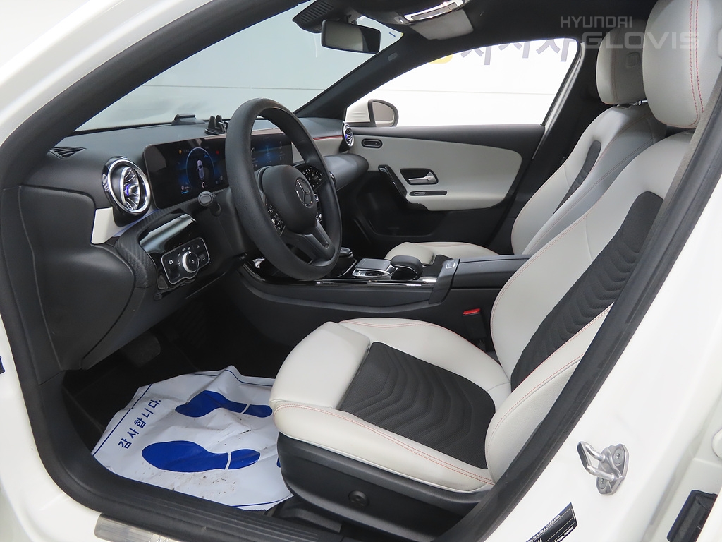 BENZ A-Class (4th Generation) A220