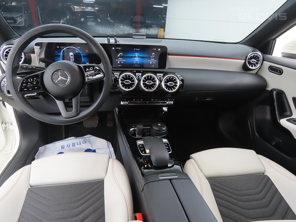 BENZ A-Class (4th Generation) A220
