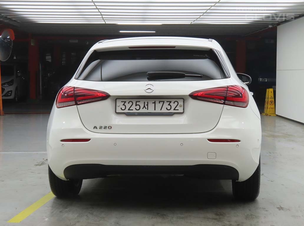 BENZ A-Class (4th Generation) A220