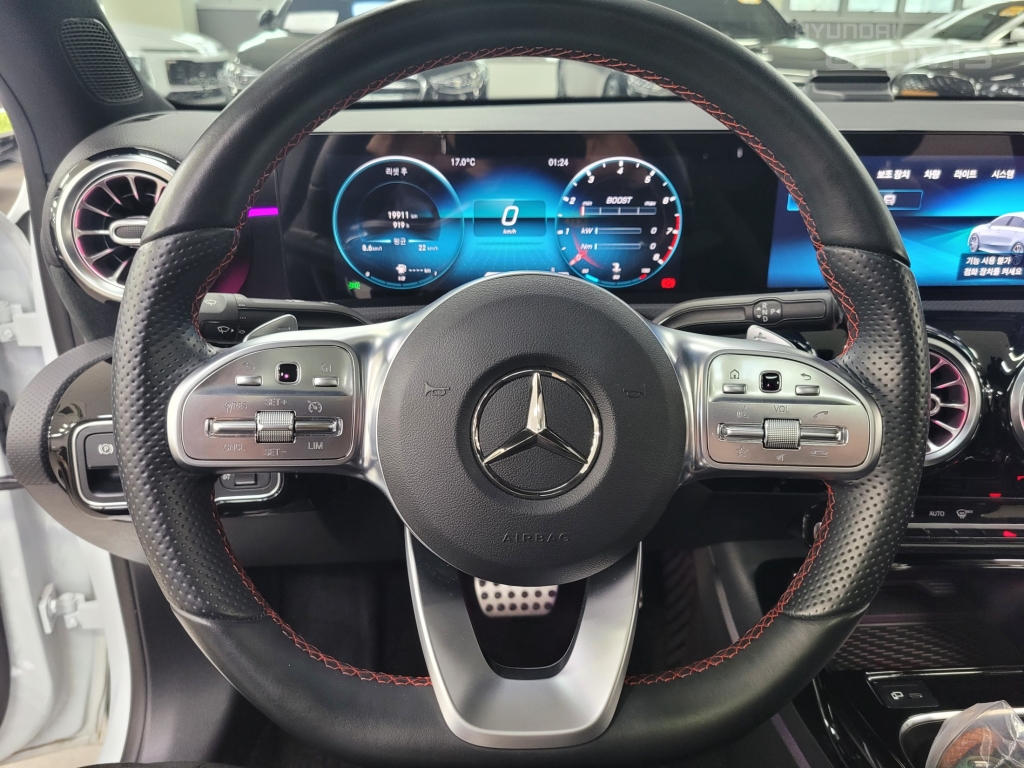 BENZ A-Class (4th Generation) A35 AMG 4matic