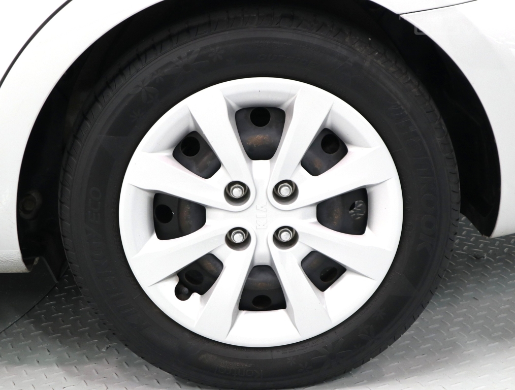 KIA All New Pride 4Door 1.4 MPI