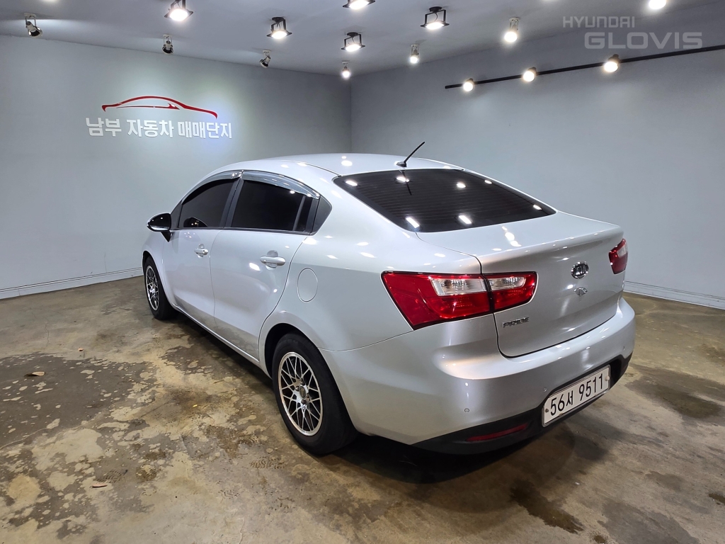 KIA All New Pride 4Door 1.4 MPI