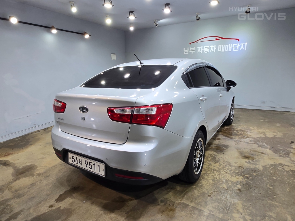 KIA All New Pride 4Door 1.4 MPI