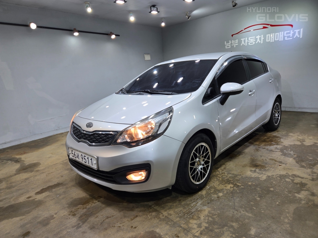 KIA All New Pride 4Door 1.4 MPI