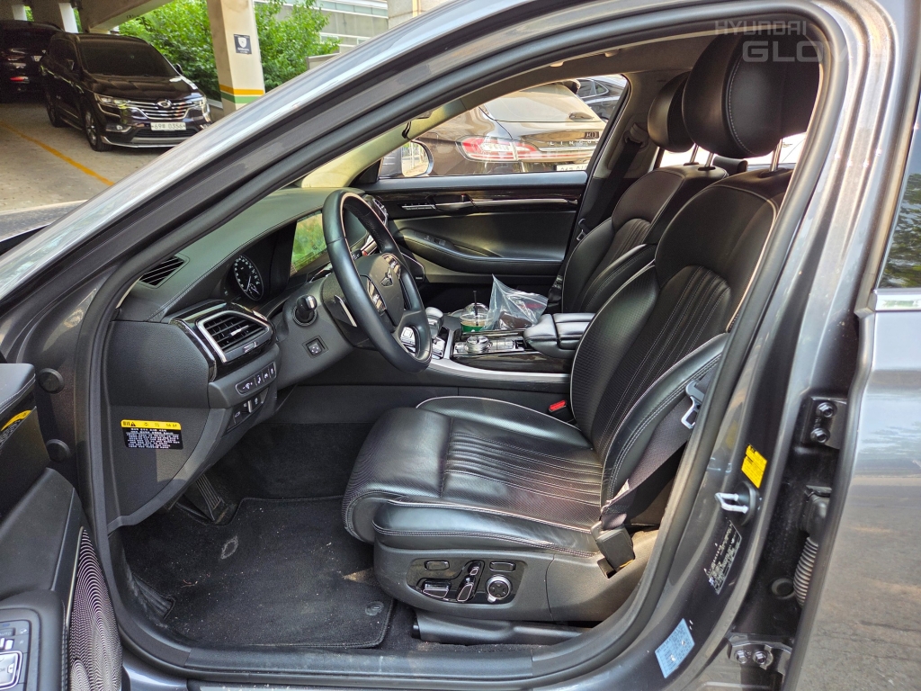GENESIS EQ900 5.0 GDi AWD