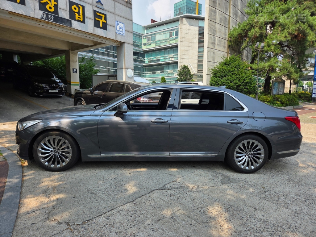 GENESIS EQ900 5.0 GDi AWD