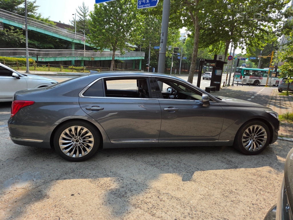 GENESIS EQ900 5.0 GDi AWD