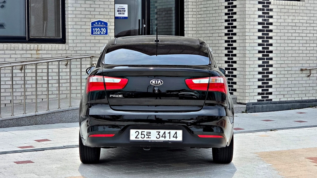 KIA The New Pride 4Door 1.6 GDI
