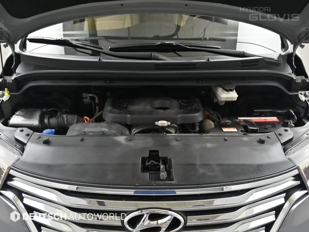 Hyundai The New Grand Starex 4WD Wagon 11-seater Modern