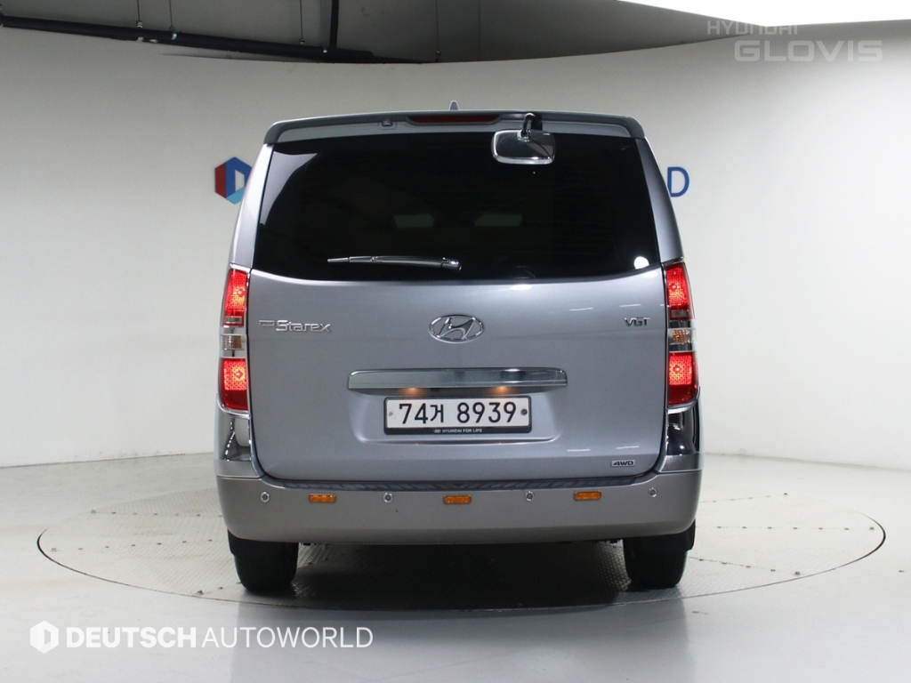 Hyundai The New Grand Starex 4WD Wagon 11-seater Modern