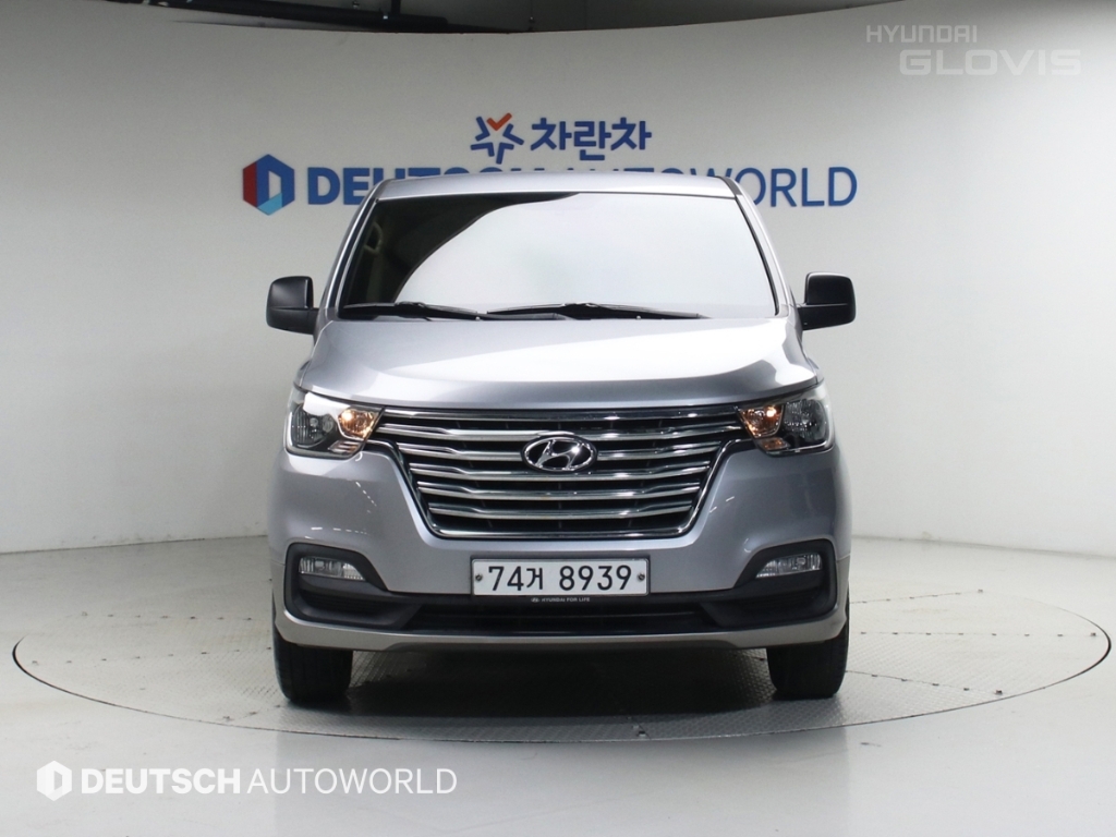 Hyundai The New Grand Starex 4WD Wagon 11-seater Modern