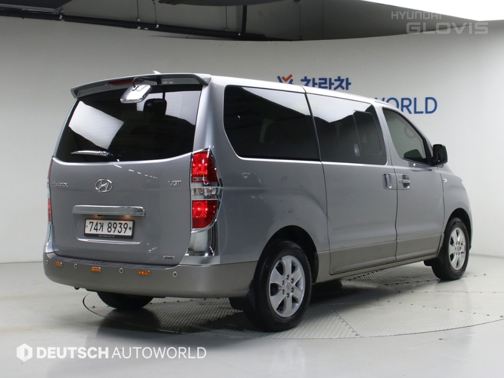 Hyundai The New Grand Starex 4WD Wagon 11-seater Modern