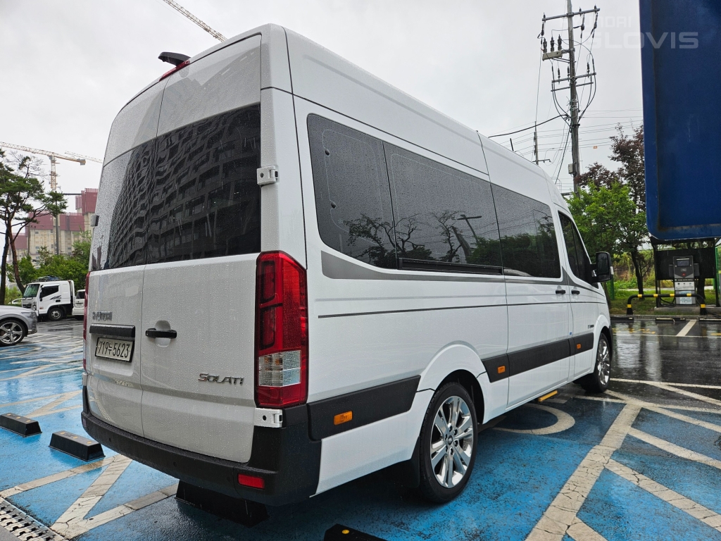 HYUNDAI Solati 15-Seater