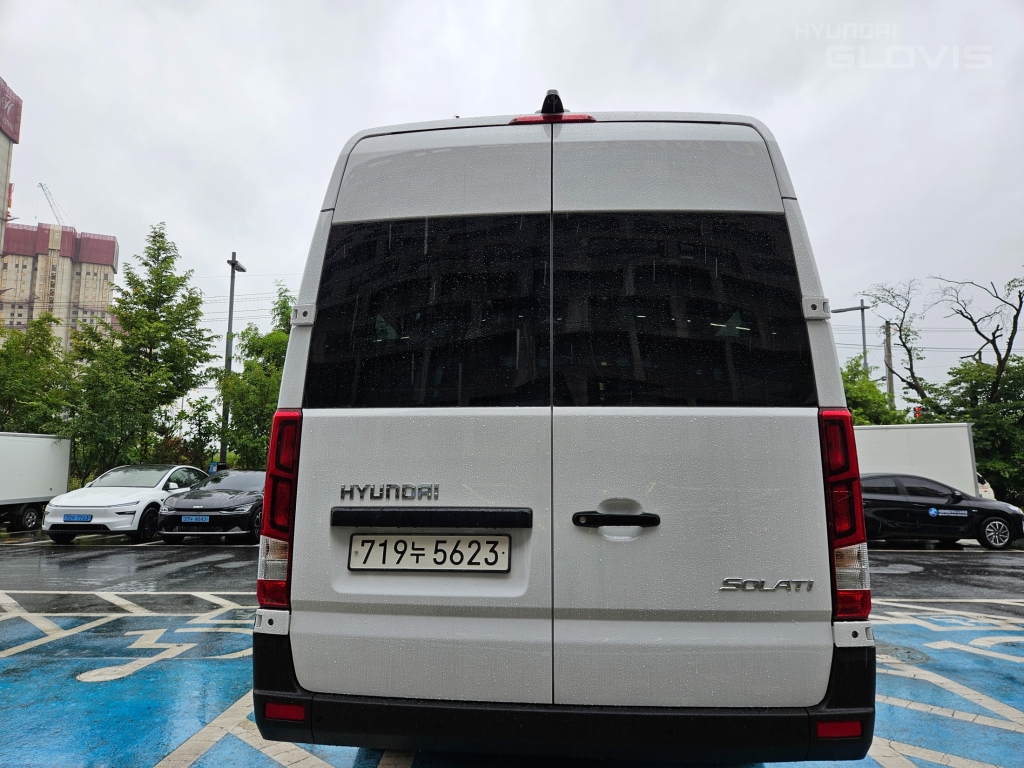 HYUNDAI Solati 15-Seater