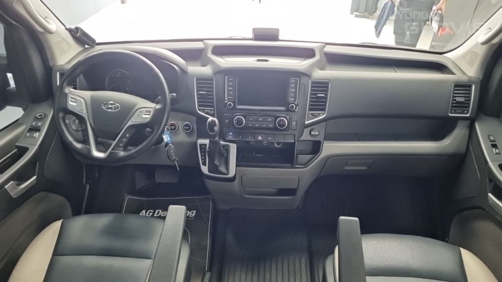 HYUNDAI Solati 15-Seater