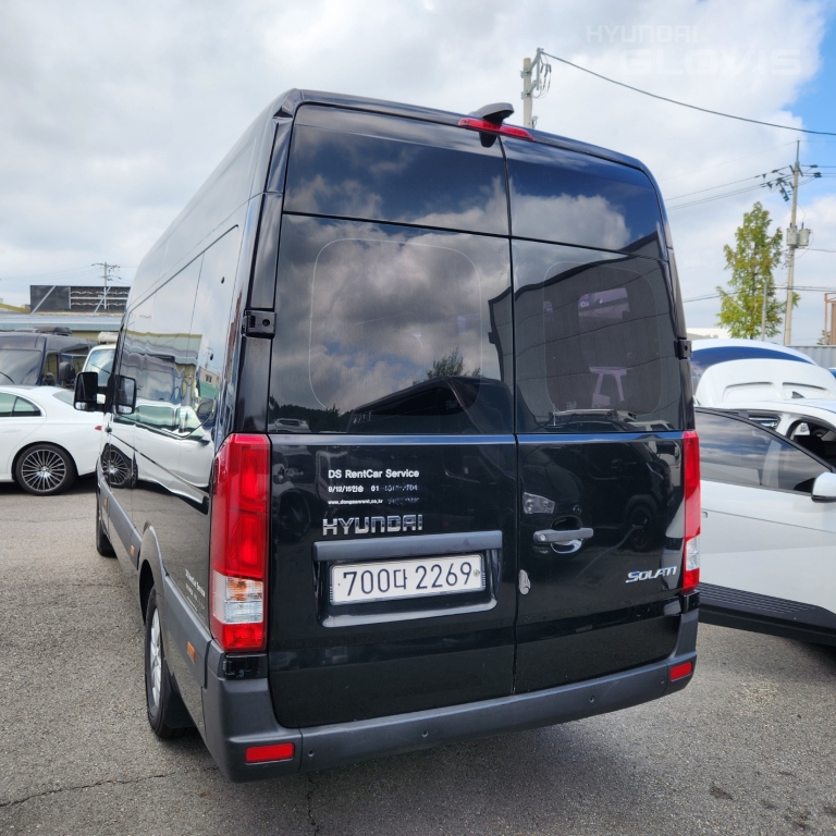 HYUNDAI Solati 15-Seater