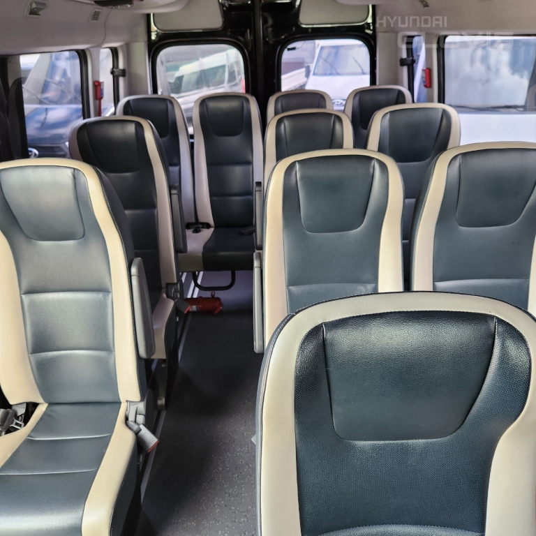 HYUNDAI Solati 15-Seater
