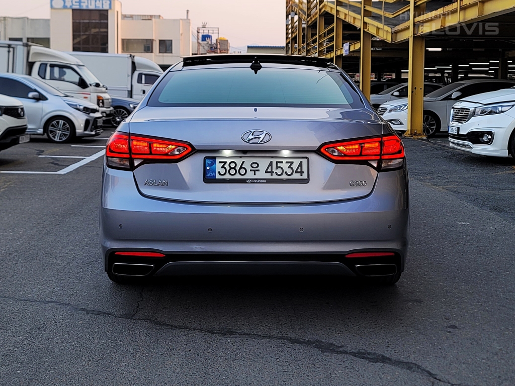 HYUNDAI Aslan G300