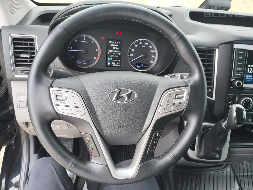 HYUNDAI Solati 15-Seater