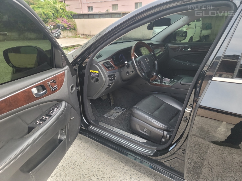 HYUNDAI Ecuus (New Model) VS380