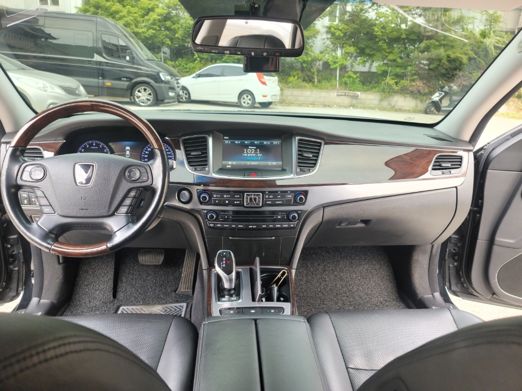 HYUNDAI Ecuus (New Model) VS380