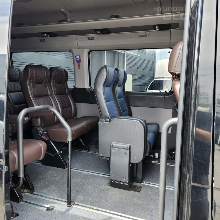 HYUNDAI Solati 15-Seater