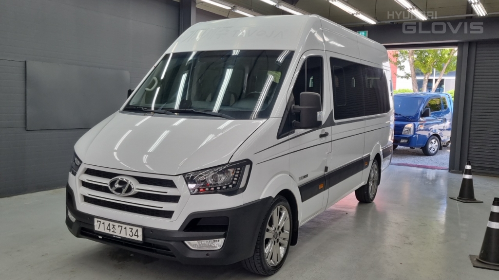 HYUNDAI Solati 15-Seater
