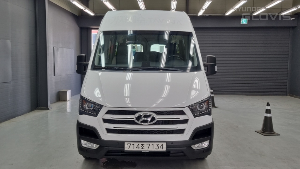 HYUNDAI Solati 15-Seater