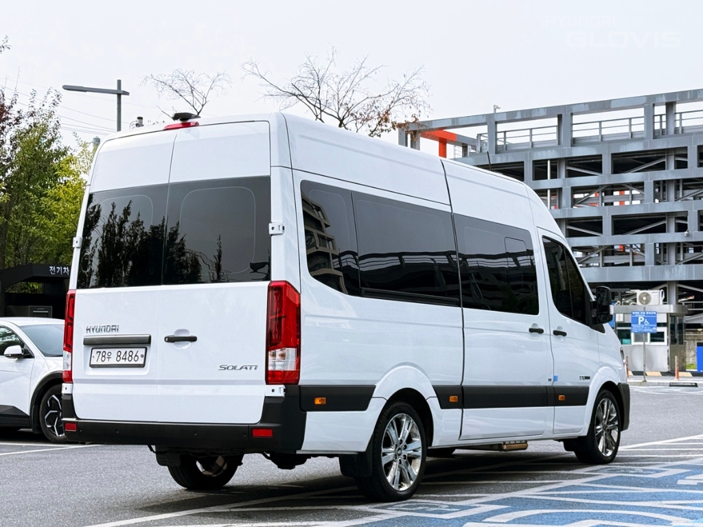HYUNDAI Solati 15-Seater
