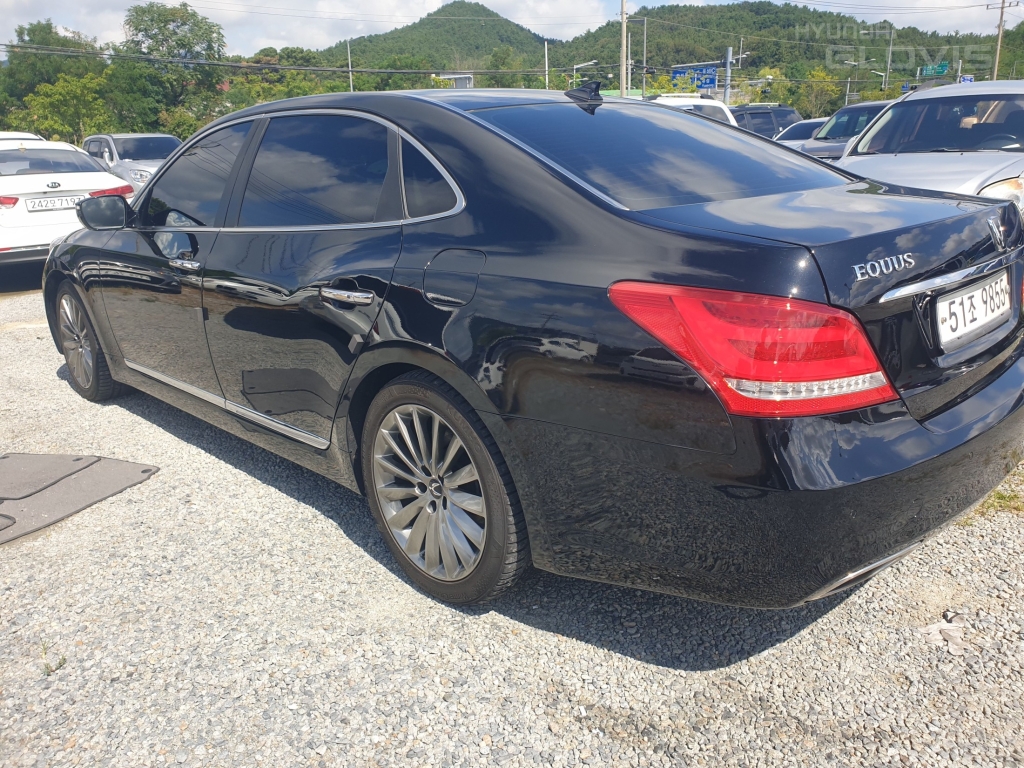 HYUNDAI Ecuus (New Model) VS500