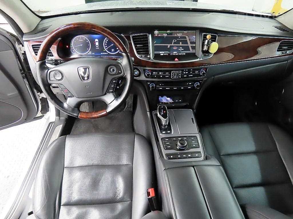 HYUNDAI Ecuus (New Model) VL380