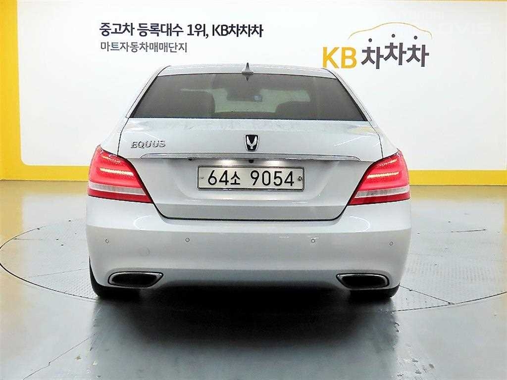 HYUNDAI Ecuus (New Model) VL380