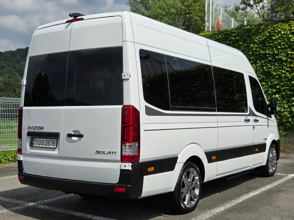 HYUNDAI Solati 15-Seater