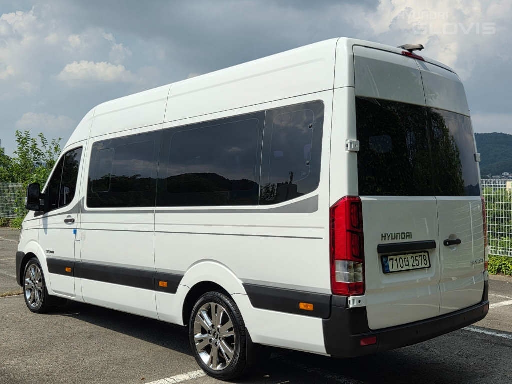 HYUNDAI Solati 15-Seater