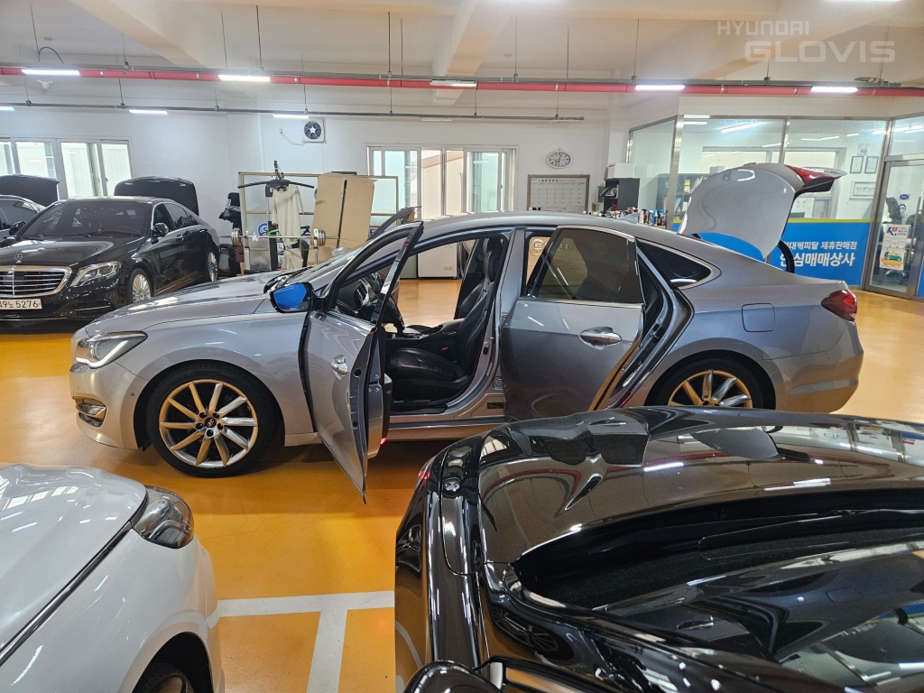 HYUNDAI Aslan G330
