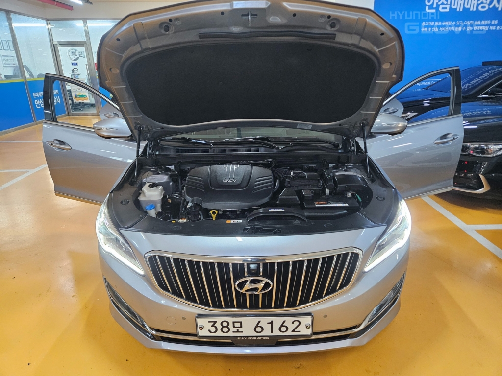 HYUNDAI Aslan G330