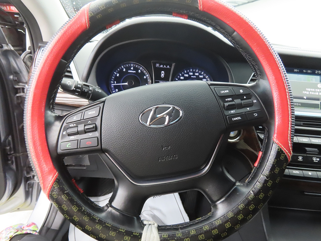 HYUNDAI Aslan G300
