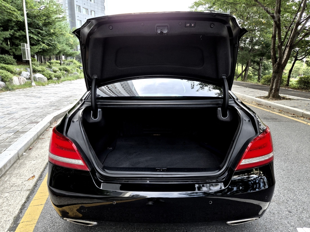 HYUNDAI Ecuus (New Model) VS380
