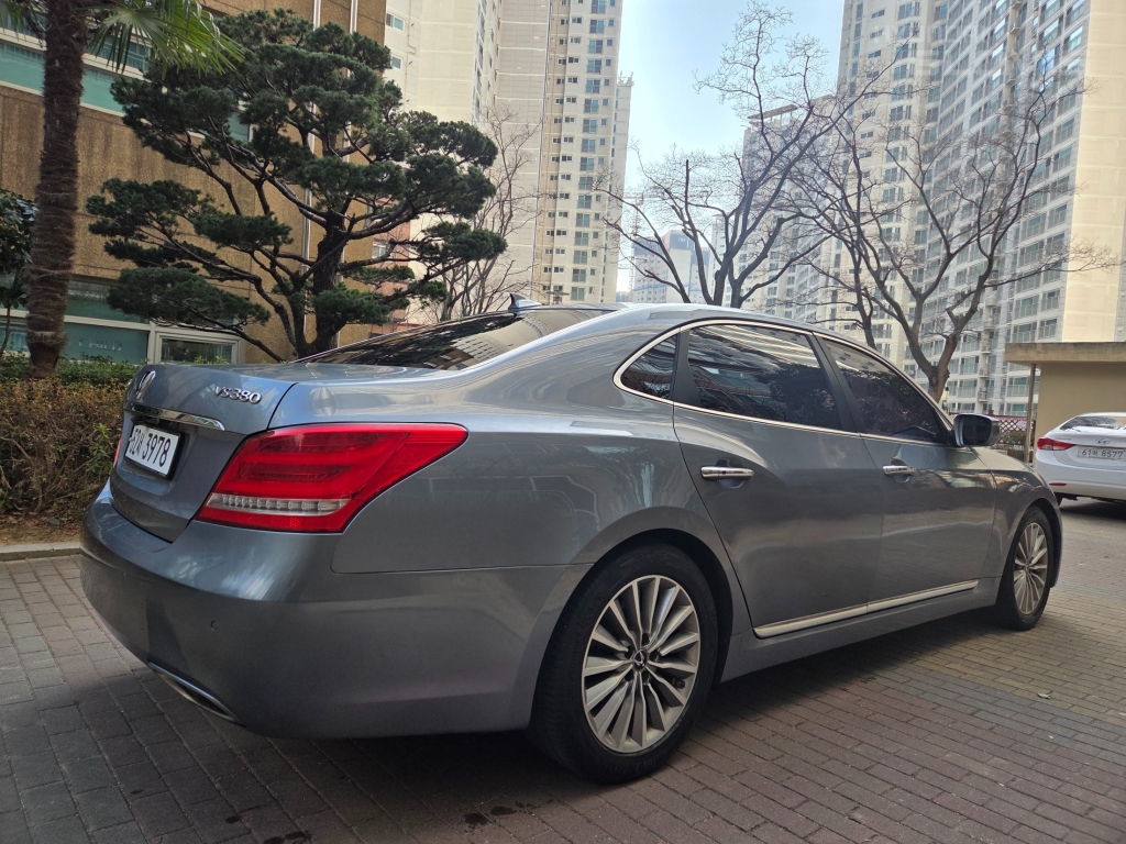 HYUNDAI Ecuus (New Model) VS380
