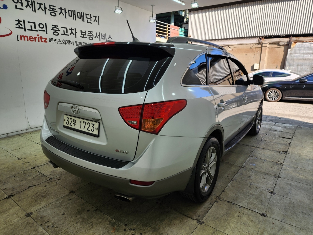 HYUNDAI Veracruz Diesel 2WD