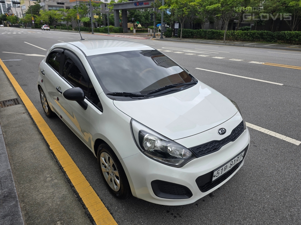 KIA All New Pride 5Door 1.4 MPI