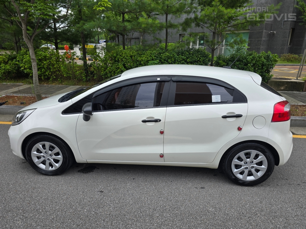 KIA All New Pride 5Door 1.4 MPI