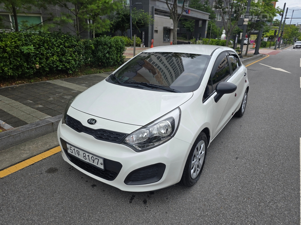 KIA All New Pride 5Door 1.4 MPI