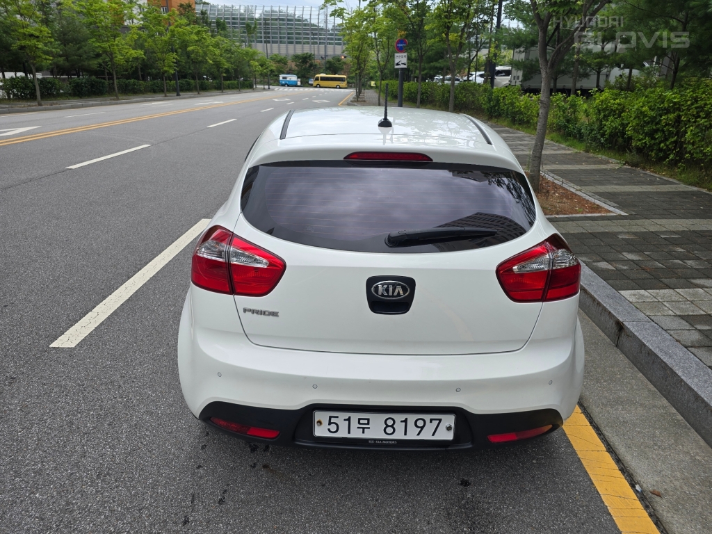 KIA All New Pride 5Door 1.4 MPI