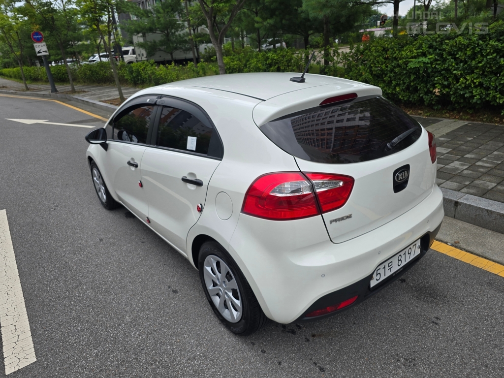 KIA All New Pride 5Door 1.4 MPI