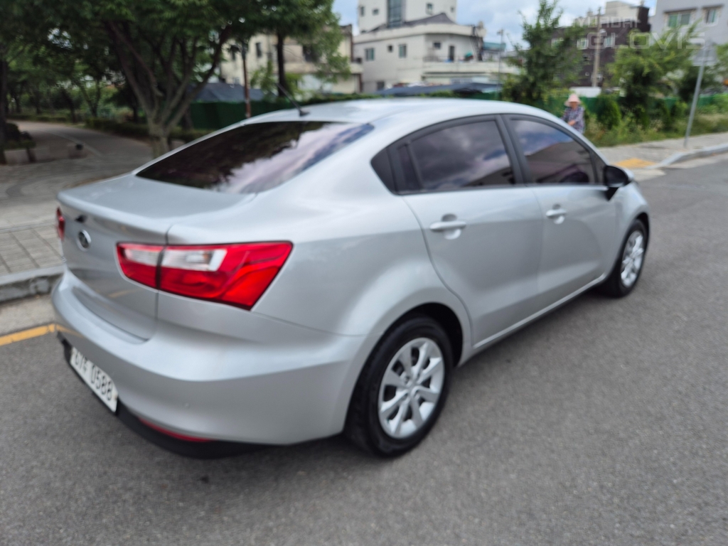 KIA The New Pride 4Door 1.4 MPI
