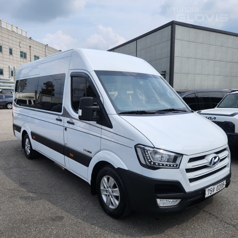 HYUNDAI Solati 15-Seater